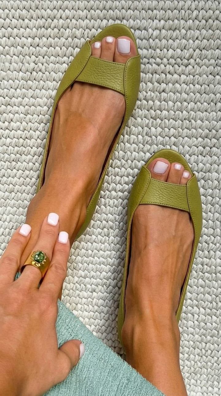 Adelina Golden Comfort Chic Sandals