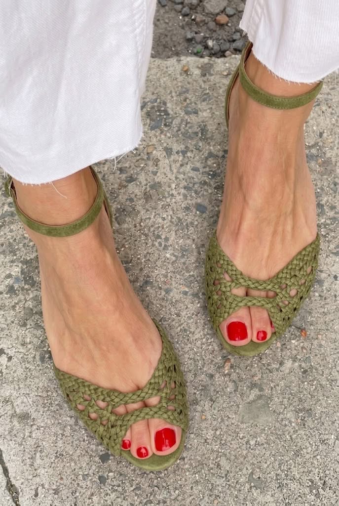 Isadora Woven Golden Sandals Comfort