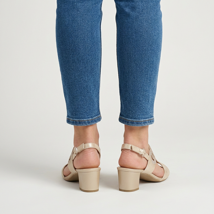 Gea - Comfortable women's sandal with heel