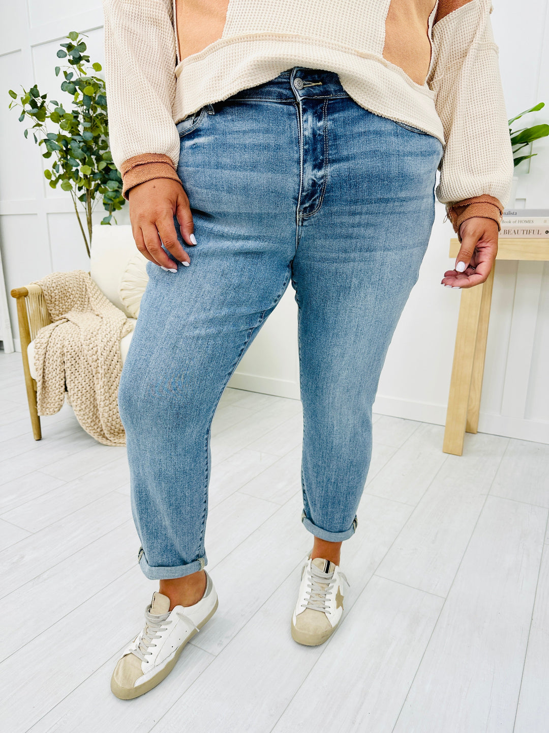 Gwendolin™ | Mid Rise Classic Style Plus Size Washed Denim