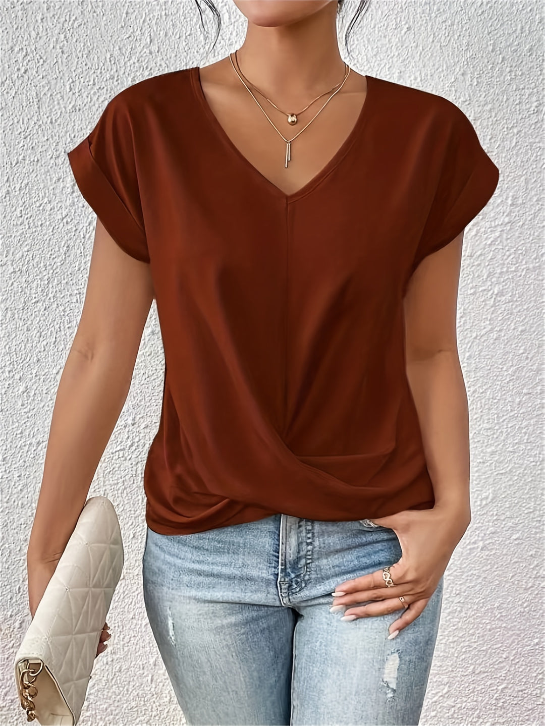 Scarlet | T-Shirt With V Neckline