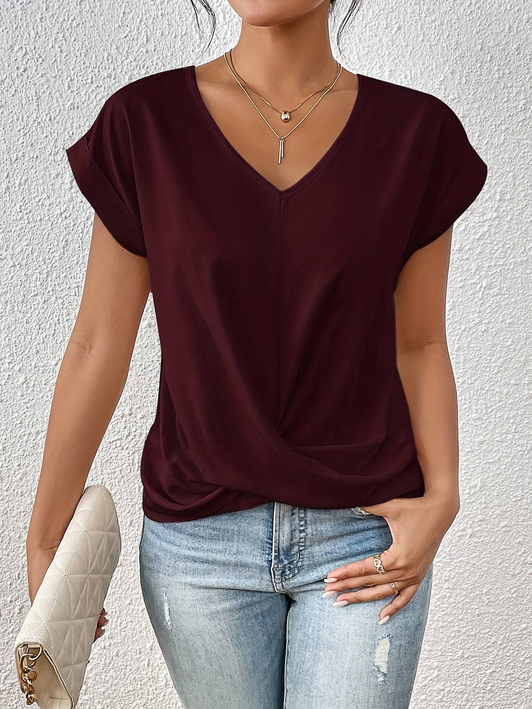 Scarlet | T-Shirt With V Neckline