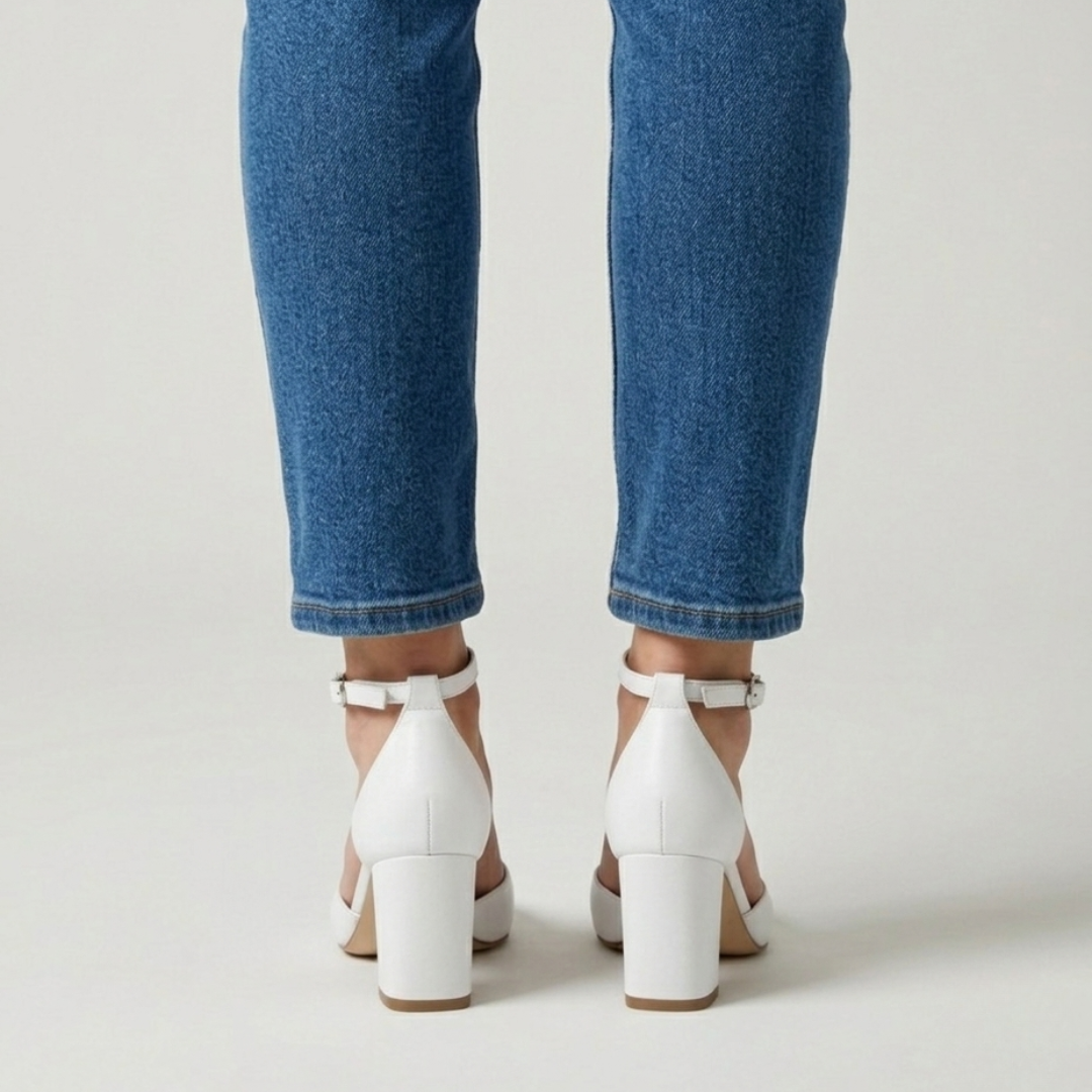 Alaya - Comfortable Women's Décolleté