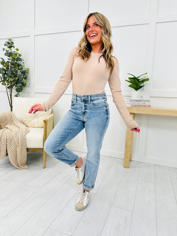 Gwendolin™ | Mid Rise Classic Style Plus Size Washed Denim