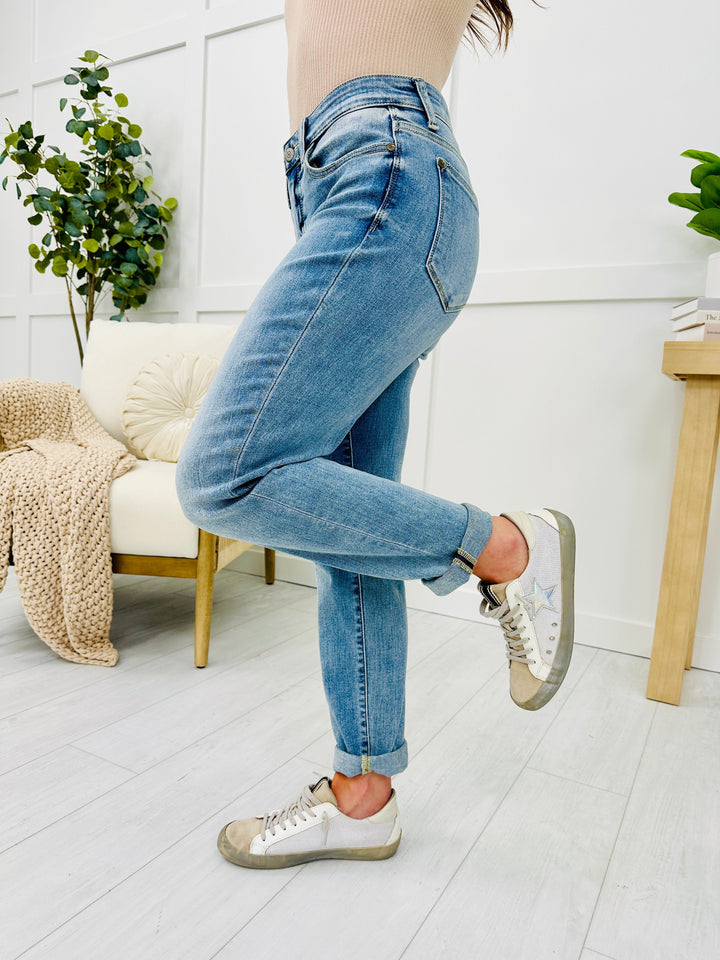 Gwendolin™ | Mid Rise Classic Style Plus Size Washed Denim