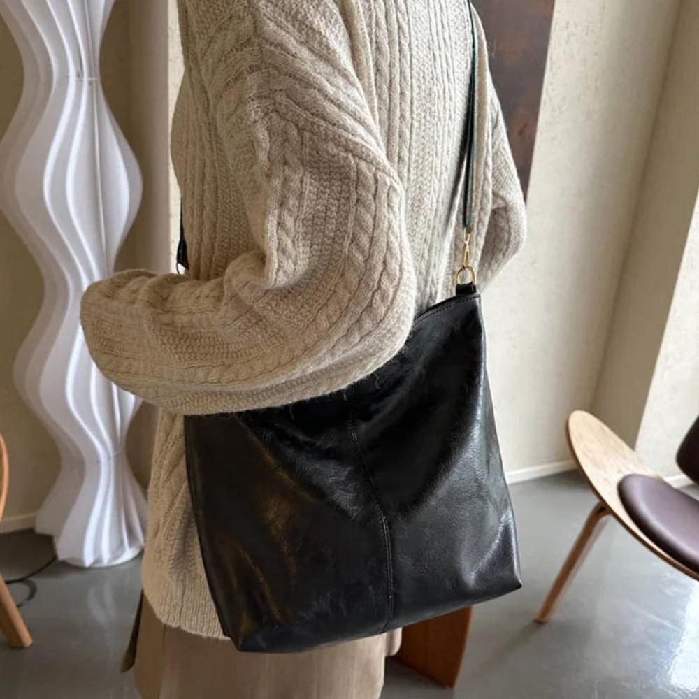 Jack Faelan | Chelsey’s Vintage Charm Leather Shoulder Bag