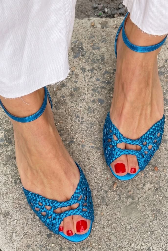 Isadora Woven Golden Sandals Comfort