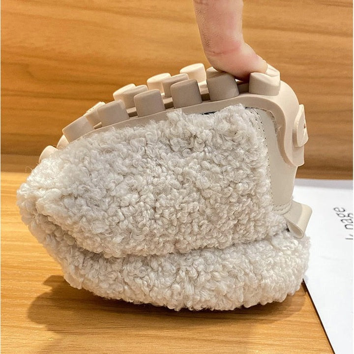 Izzy™ | Ultra Cozy Indoor Moccasins